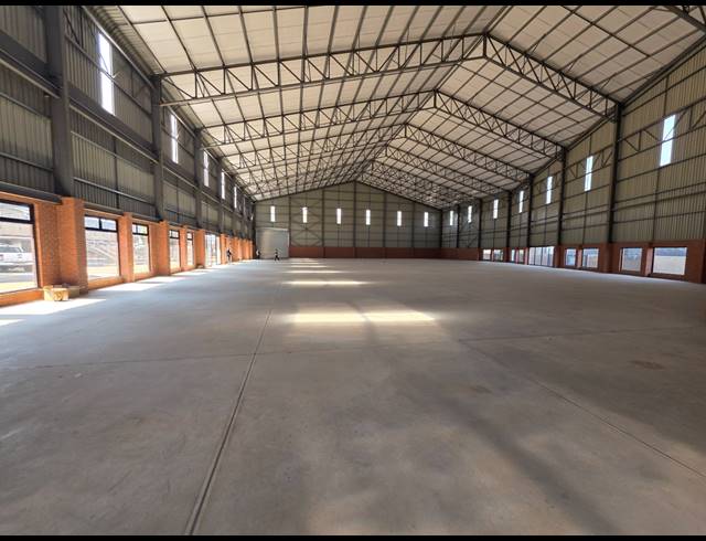 2,199M² WAREHOUSE TO LET IN CROWN